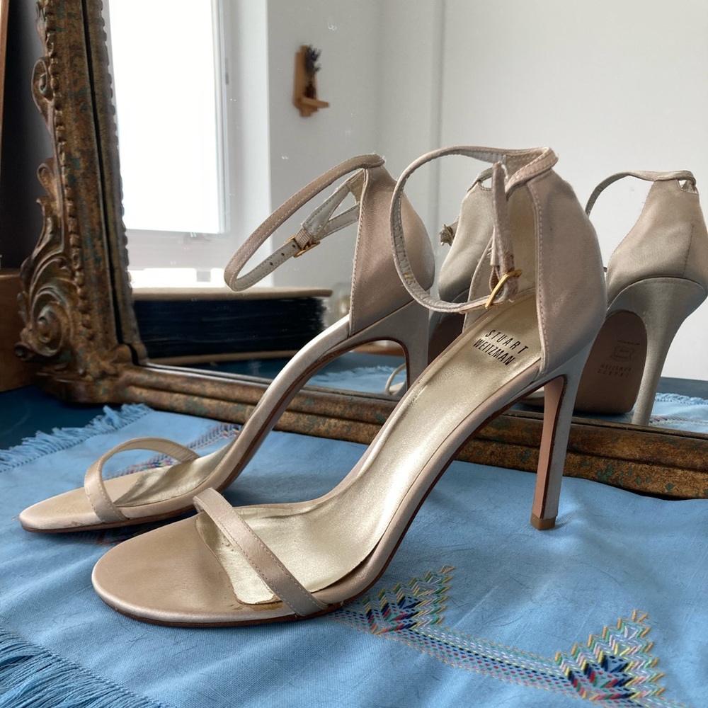 Stuart Weitzman Nudistsong blonde/champagne satin size 7.5